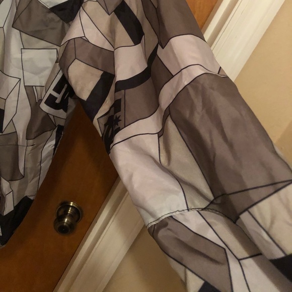 DC Reversible Rain Jacket - Picture 8 of 8